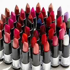 Colour pigments used in cosmetics are organic dyes